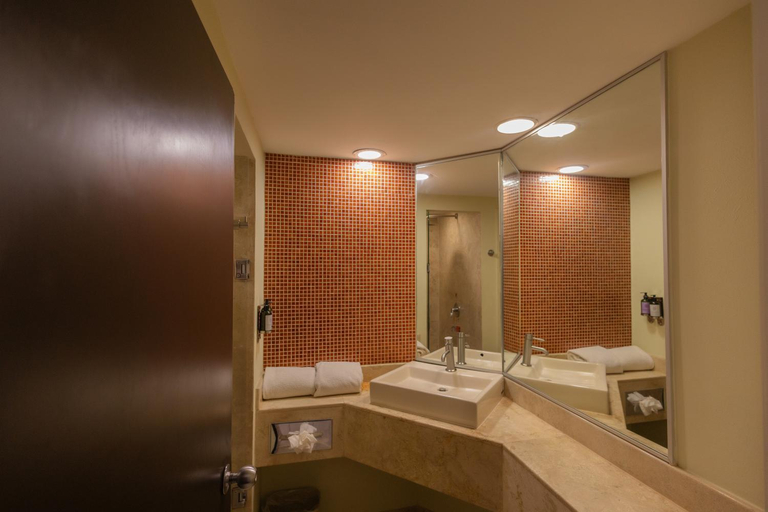 Bathroom 4, Fiesta Inn Nogales, Nogales