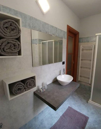 Bathroom 5, Asfodelo Rooms, Cuneo