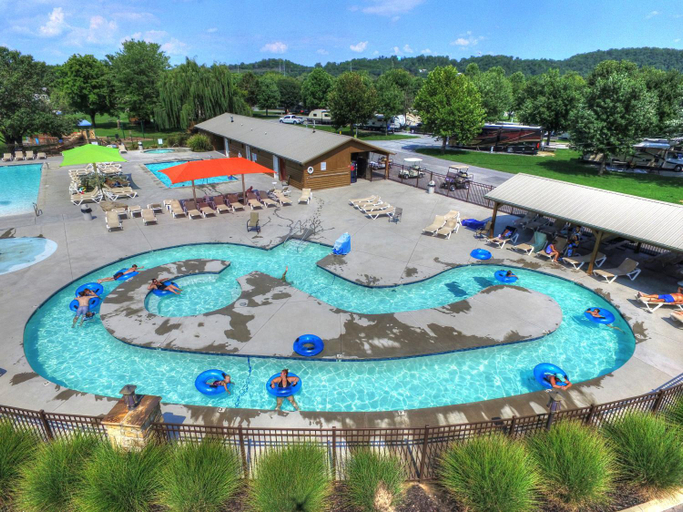 Sport & Beauty 4, Sun Outdoors Pigeon Forge, Sevier