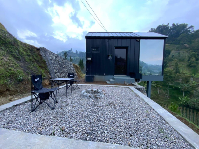 Others 5, Alazka Cabin, Bandung