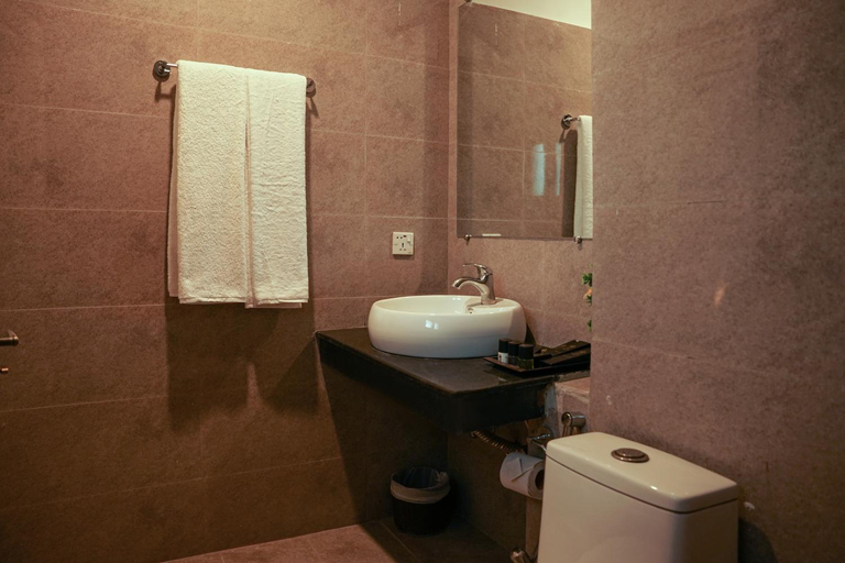 Bathroom 4, Falettis Express Islamabad, Islamabad