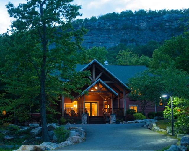 Exterior & Views