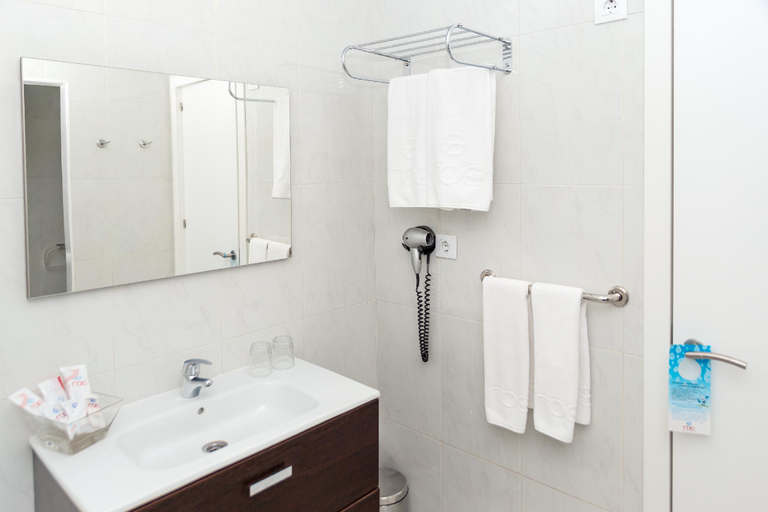 Bathroom 4, Hotel Faranda Express Pathos Gijón, Málaga