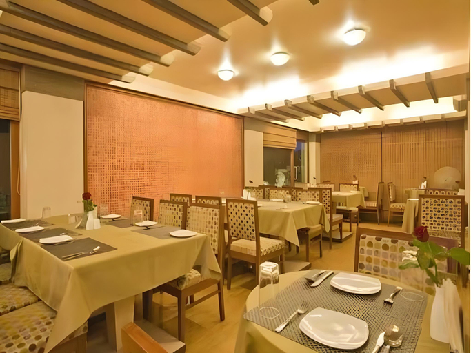 Food & Drinks 4, Park Central Comfort e-suites, Pune, Pune