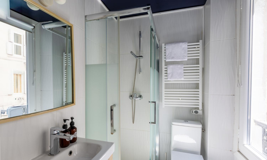 Bathroom 5, Hotel Wagram, Paris