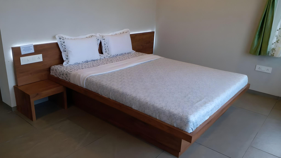 Bedroom 3, SaffronStays Serenity-Lakeview villa near Sula, Nashik
