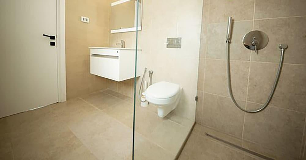 Bathroom 2, Diar Yasmine, Korba