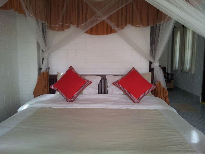 Bedroom 2, Banthorphan Resort, Sangkhla Buri