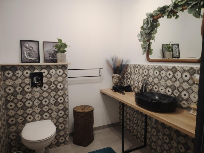 Bathroom, Station des Plaisirs LOVEROOM, Nord