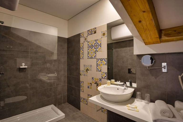 Bathroom 3, Hotel Riverside Alfama, Lisbon