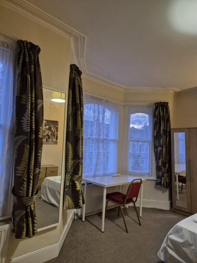 Bedroom 2, Clapham and Brixton Studios, London