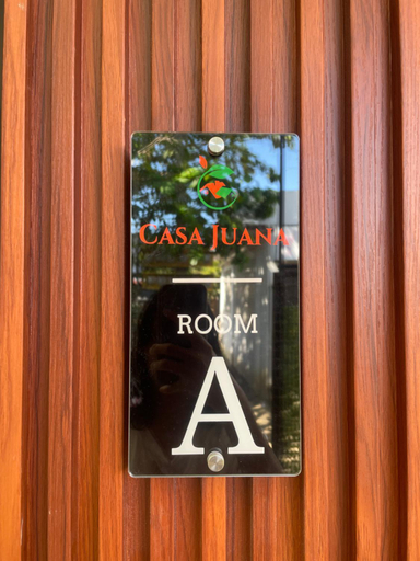 5, CasaJuana Room Rental, Carles