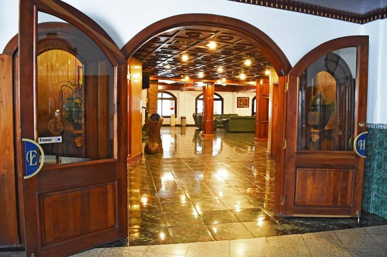 Others 3, Hotel Excelsior, Distrito Central