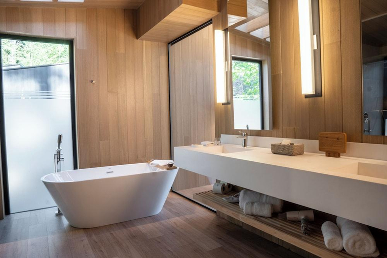 Bathroom 4, Las Balsas Hotel, Los Lagos