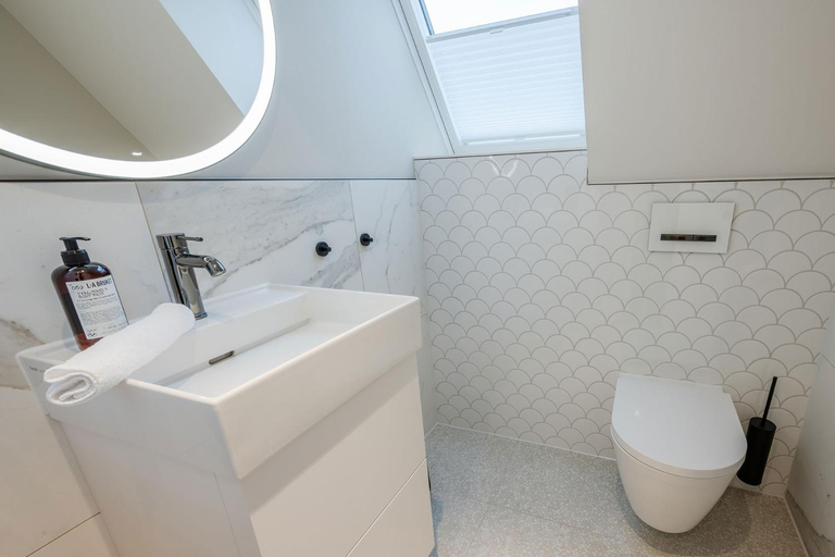 Bathroom 2, DAS LORNSEN - Serviced Luxury Apartments, Nordfriesland