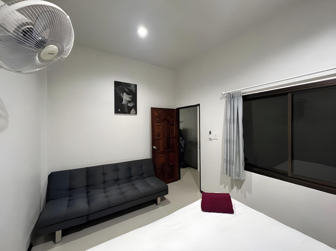 Others 3, Baan Bua Talay, Muang Rayong