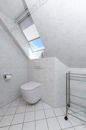 Bathroom 2, Haus Strandlooper, Wittmund