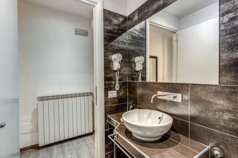 Others 3, Spagna Boutique Suites, Roma