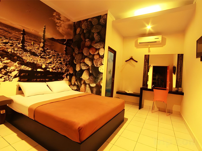 Bedroom 2, Lawaka Hotel, Tojo Una-Una