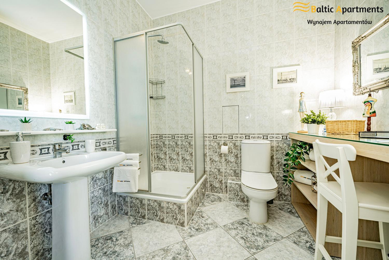 Bathroom 2, Baltic Apartments - Willa Carmen, Świnoujście