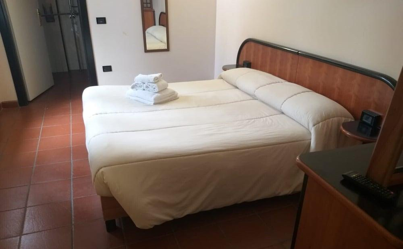 Bedroom 2, LH Hotel il Picchio, L'Aquila