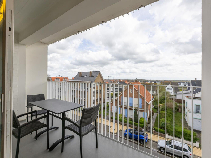 Others 5, Apartment in Middelkerke near Sandy Beach, West-Vlaanderen