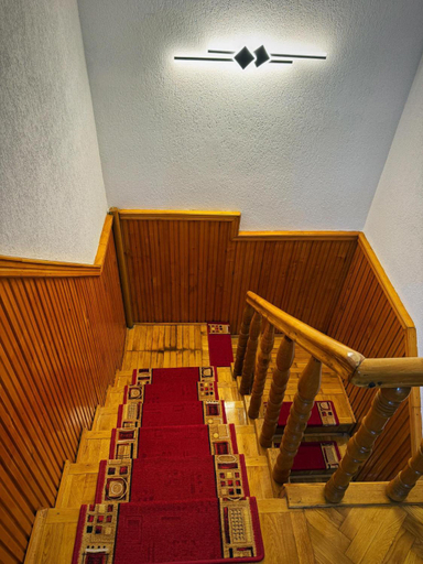 Others 4, Casa Mary, Hateg