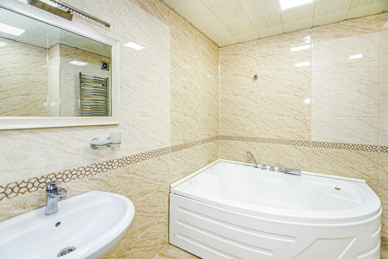 Bathroom 3, Magnificent Vacation apartment by Bea Paradise, Baku