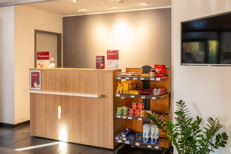 Public Area 2, Serways Hotel Weisskirchen Nord , Offenbach
