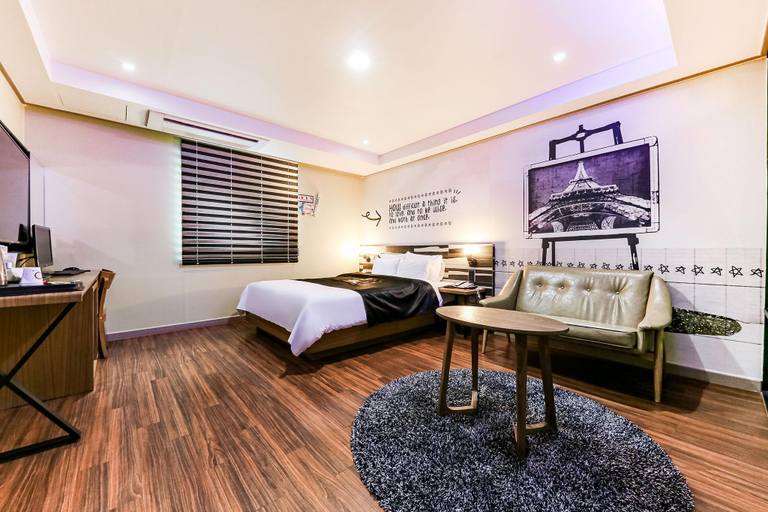 Bedroom 2, Taean Hana Motel, Taean