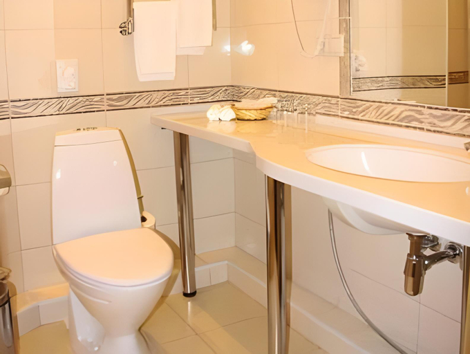 Bathroom 2, Hotel-Club Razdolie, Sysertskiy rayon