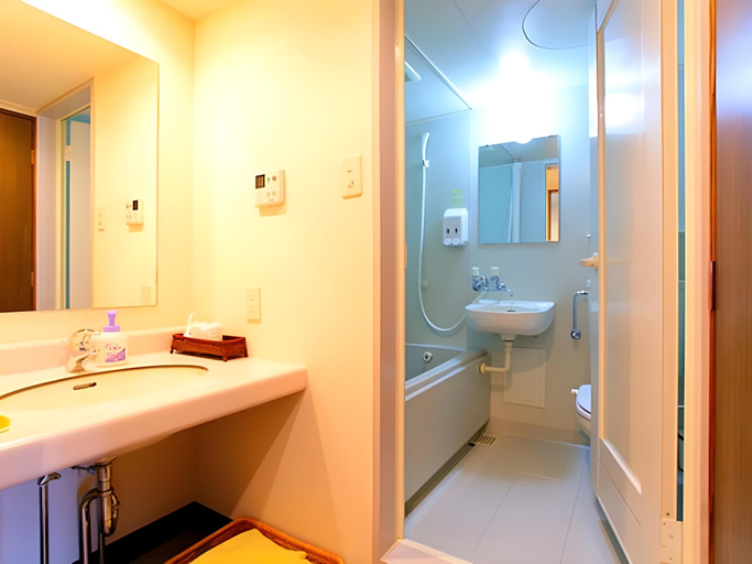 Bathroom, Tategamori Kogen Hotel, Fujisawa