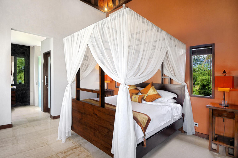Others 3, Villa Delapan, Badung