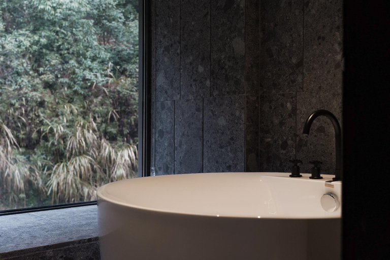 Bathroom 4, Yakamoz Qianchuan Hotel, Hangzhou