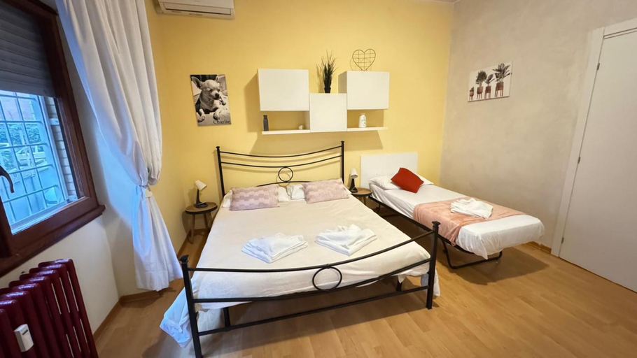 Others 4, Casa Gemelli Gemelli, Rome