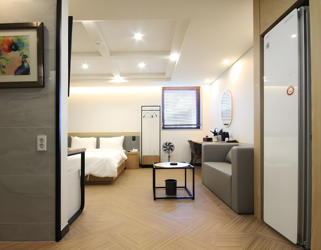 Bedroom 4, Daegu Amare Hotel, Dong