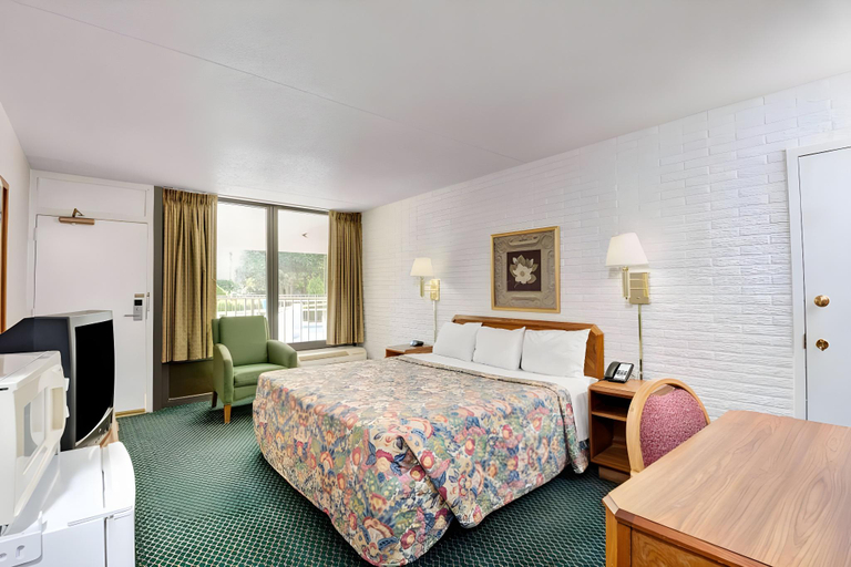 Bedroom 3, Inn At Atlantic City Hotel and Banquet, Atlantic