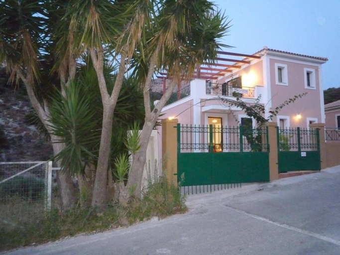 Others 3, Villa Verde with Outdoor Jacuzzi, Ionian Islands