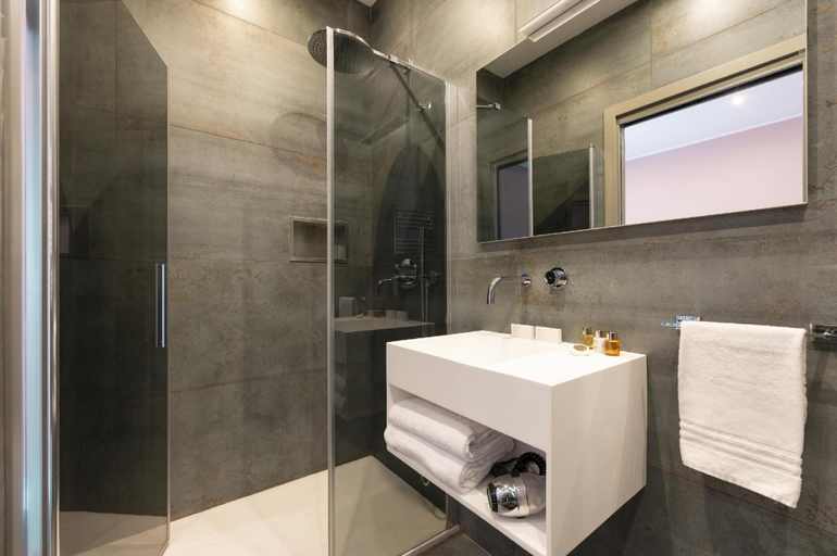 Bathroom 3, My Rooms in Vatican City, Rome