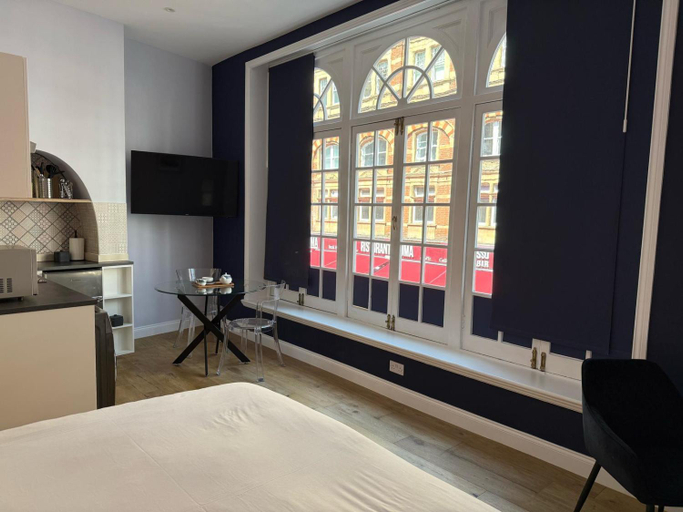 Bedroom 3, Leicester Square Studios, London