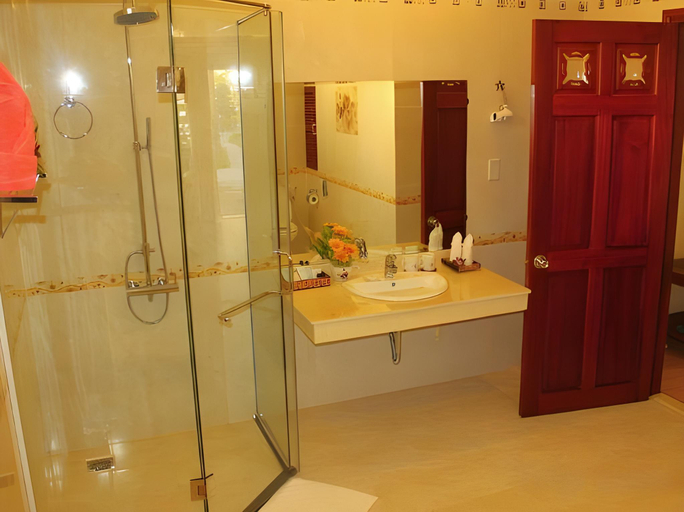 Bathroom 4, Tien Dat Resort, Phan Thiết