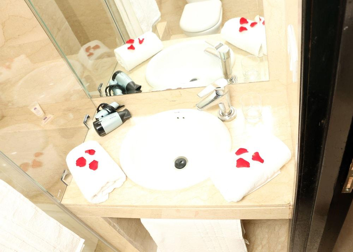 Bathroom 3, Hotel Racine, Marrakech