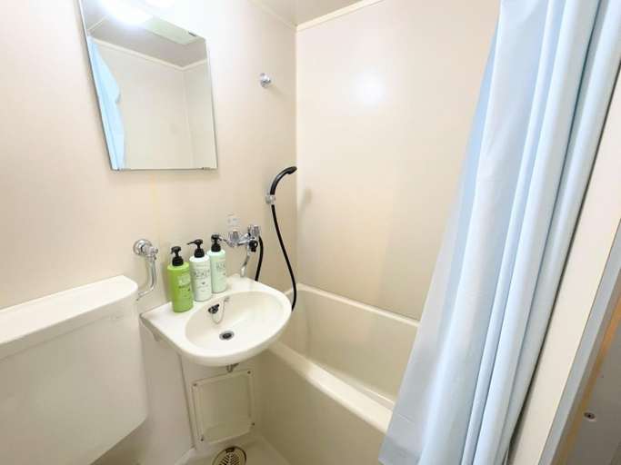 Bathroom 3, ローヤルハイツ菊水駅, Sapporo