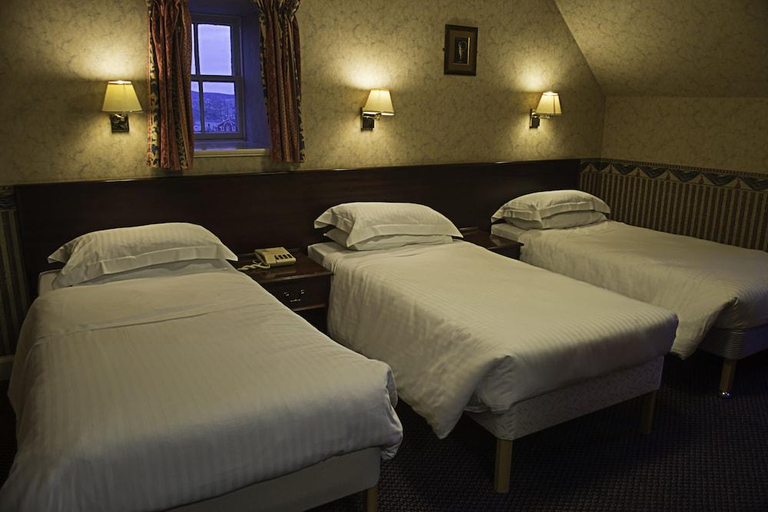 Bedroom 2, Queens Hotel, Shetland Islands