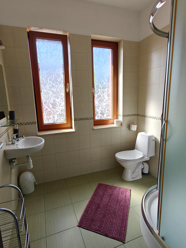 Bathroom 2, Pokoje goscinne U Marynarza, Lębork