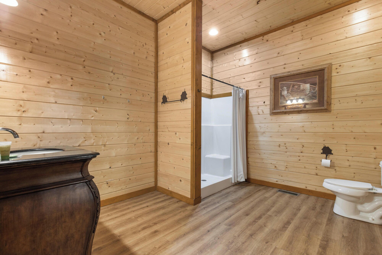 Bathroom 4, Mountain Theatre Lodge by Jackson Mountain Rentals, Sevier