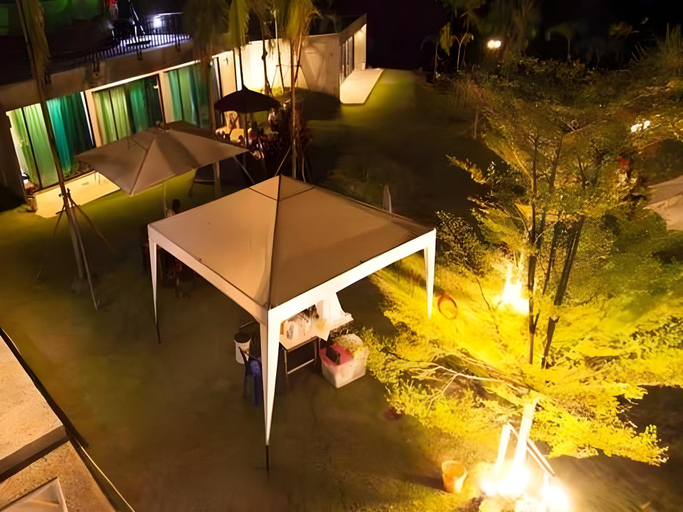 Food & Drinks, Hor Nok Hook Ta To Resort, Wang Num Khiaw