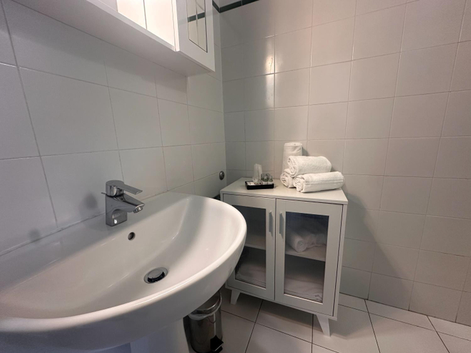 Bathroom 4, Apart-Hotel Italia, La Spezia