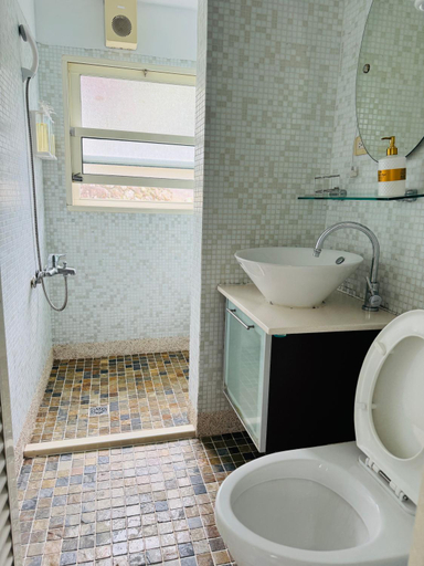 Bathroom 4, Blue Dome Bed and Breakfast, Nantou