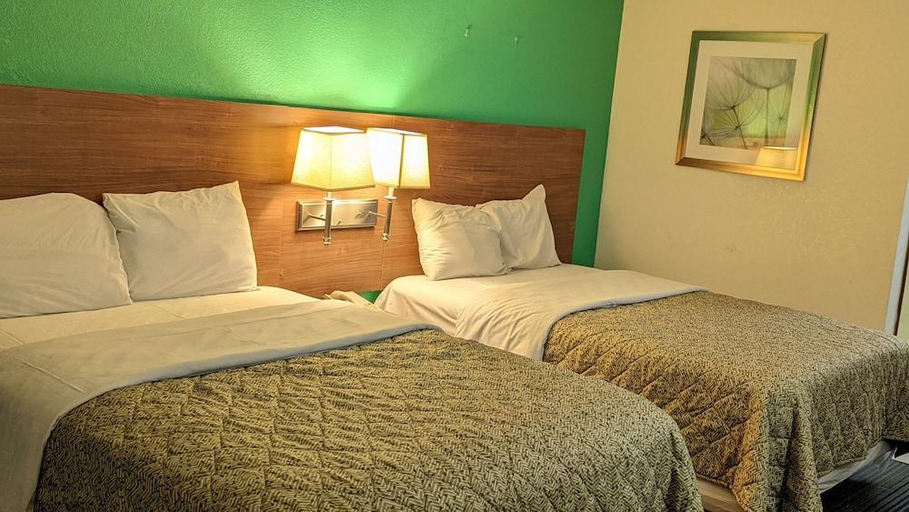 Bedroom 2, Budget Host Inn, Vance